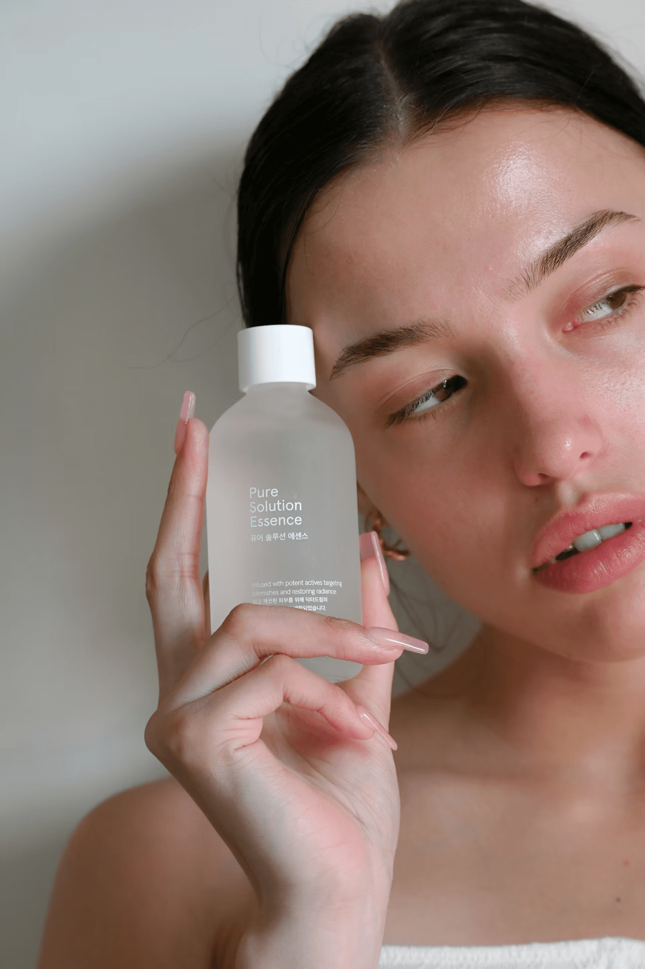 Arakorea skincare product lifestyle photo 1